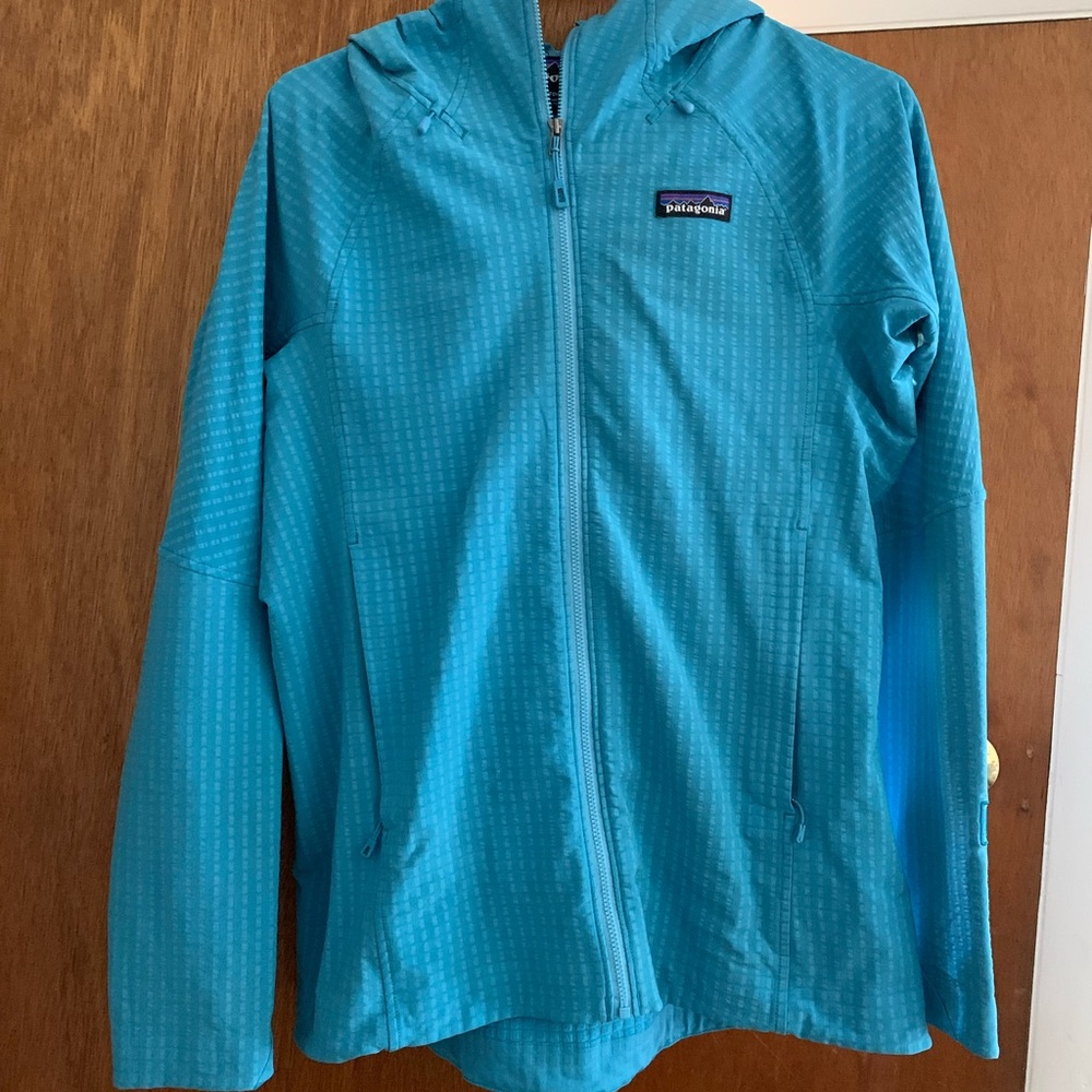 M Patagonia hooded jacket